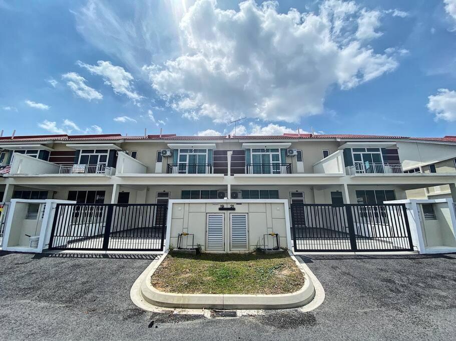 Desaru Twin Home 32Pax Bandar Penawar Bagian luar foto